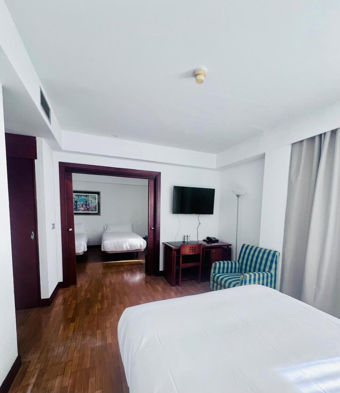 Hotel Itc Ciudad De Haro Buitenkant foto